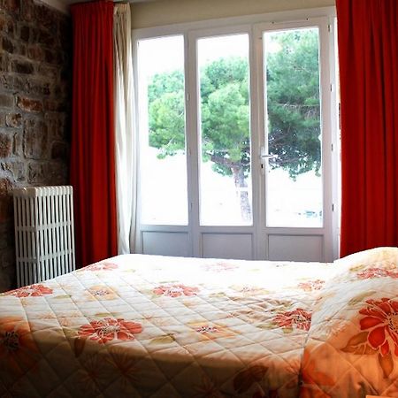 Hotel Le Richiardi Carqueiranne Habitación foto
